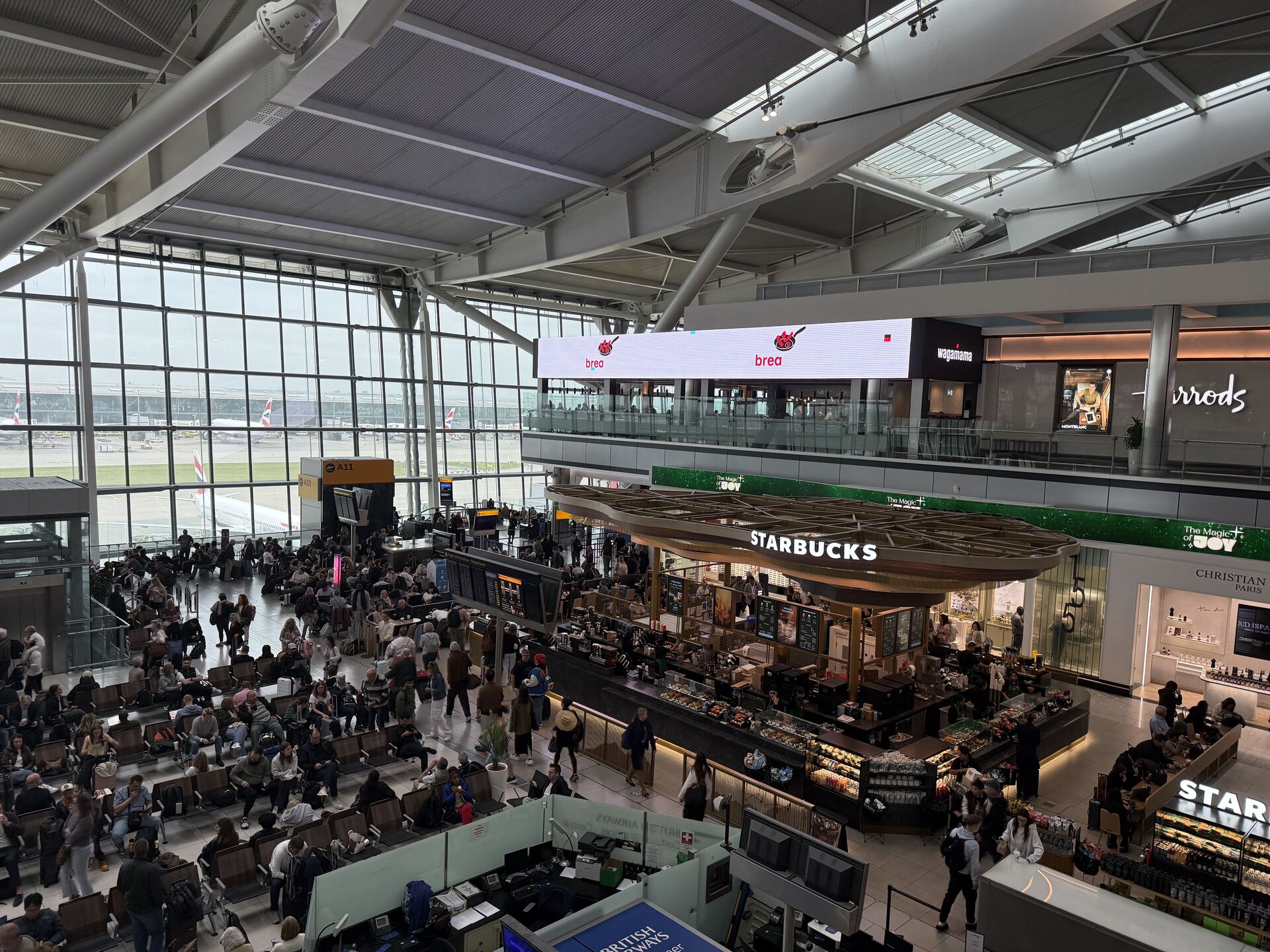 Heathrow Airport Terminal 5 departures hall